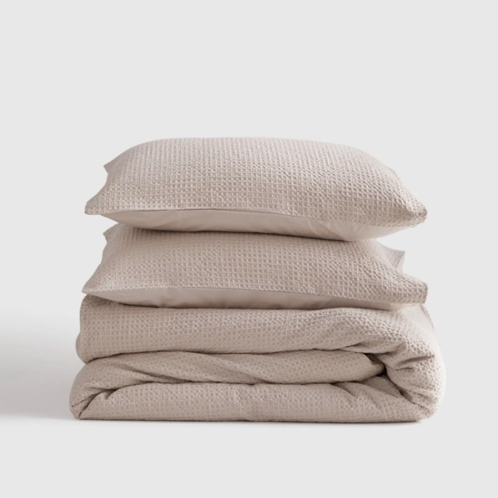 Quince 100% Organic Luxe Waffle Twin Duvet Cover with Single pillow sham